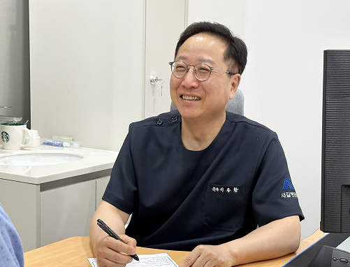 대학병원 주임교수 출신의 독보적 임상 경험